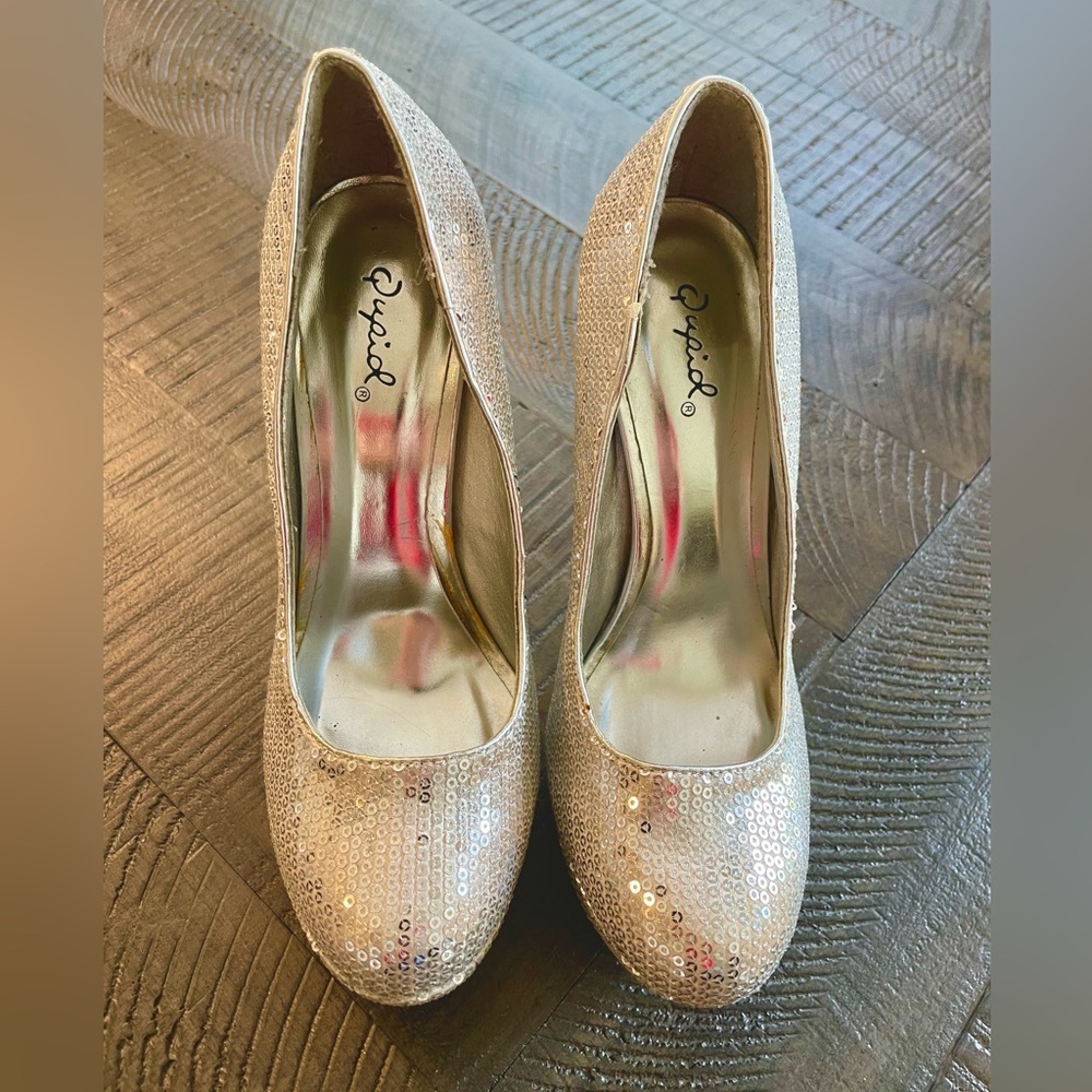 Women’s Qupid Round Toe Glitter Mesh Pumps 5” Heel Size 8 1/2